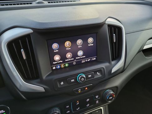 Used 2024 GMC Terrain SLE image 30