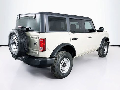 New 2025 Ford Bronco Base image 24
