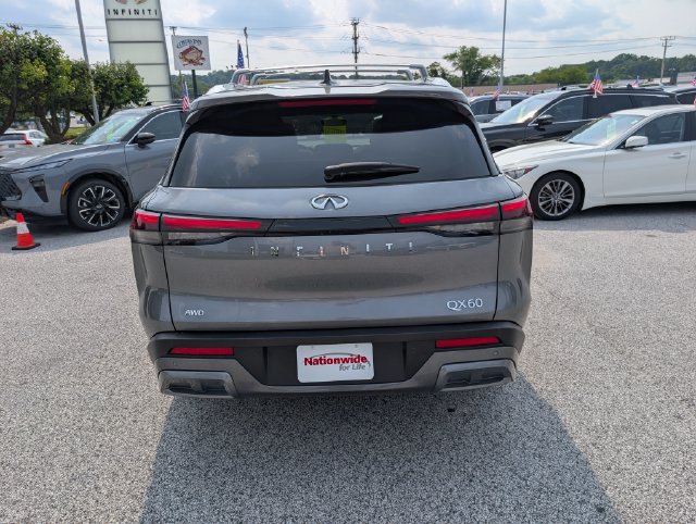 Used 2025 INFINITI QX60 Sensory AWD/4WD image 4