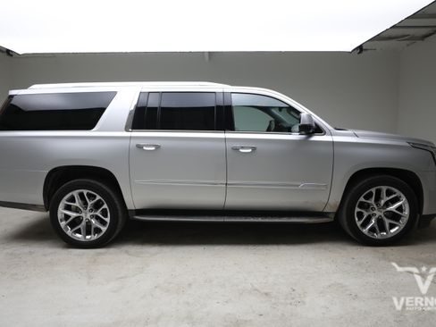 Used 2015 Cadillac Escalade ESV Luxury RWD image 5