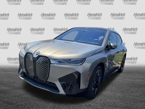 Used 2024 BMW iX xDrive50 w/ Premium Package AWD/4WD image 9