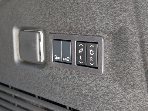 Used 2026 Chevrolet Suburban RST w/ Comfort Package AWD/4WD image 22