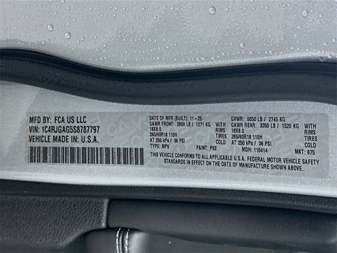 New 2025 Jeep Grand Cherokee Altitude image 18