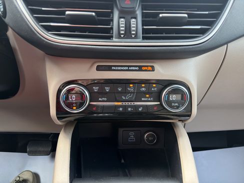 Used 2021 Ford Escape SEL w/ Technology Package AWD/4WD image 12