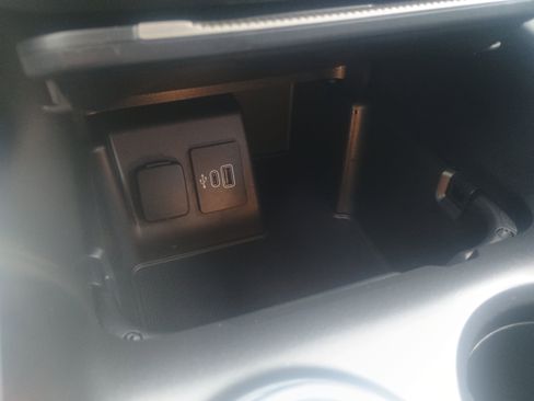 Certified 2025 Ford Explorer Active image 28