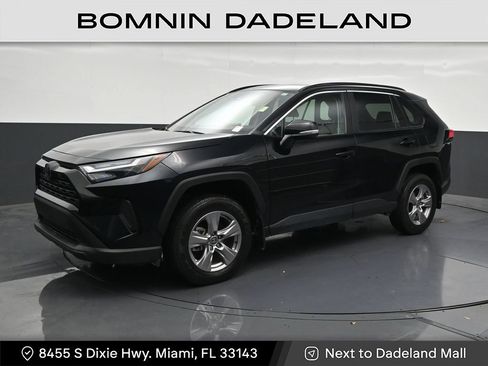Used 2025 Toyota RAV4 XLE w/ Convenience Package FWD image 1
