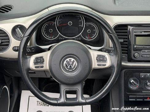 Used 2015 Volkswagen Beetle 1.8T FWD image 25