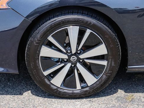 Used 2021 Nissan Altima 2.5 SV FWD image 14