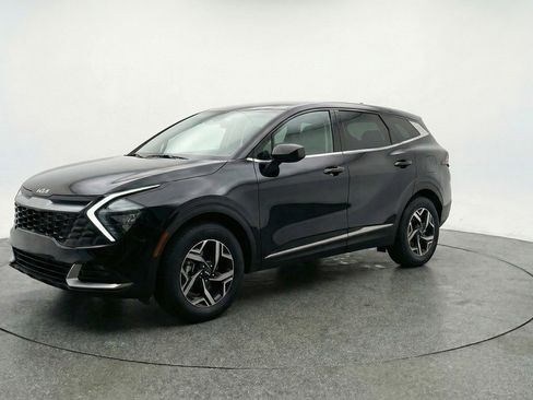 Used 2025 Kia Sportage LX image 3