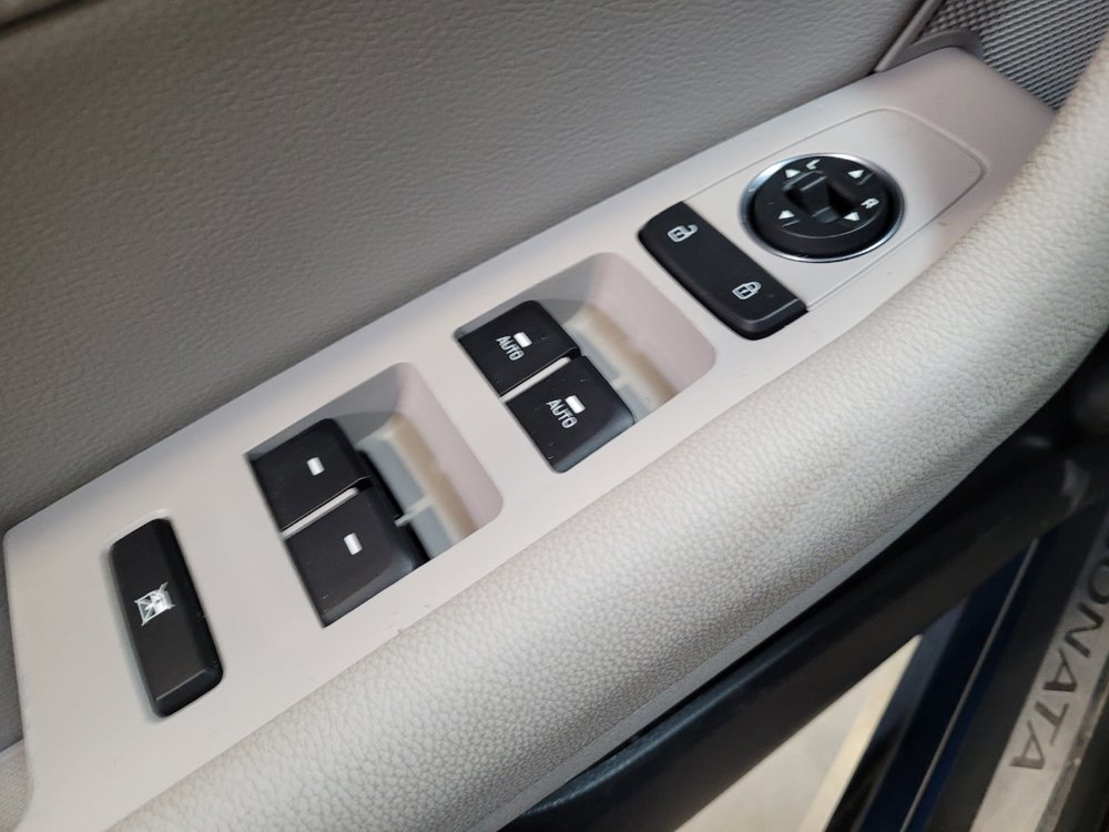 Used 2015 Hyundai Sonata Limited w/ Option Group 06 FWD image 27