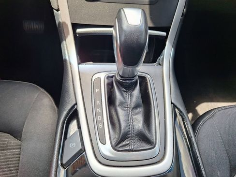Used 2018 Ford Edge SEL w/ Class II Trailer Tow Package AWD/4WD image 17