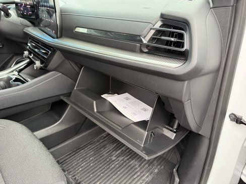 Used 2024 Chevrolet Traverse LT w/ Enhanced Driving Package image 80