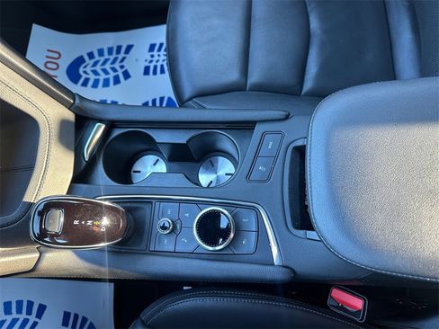 Used 2025 Cadillac XT6 Premium Luxury image 11