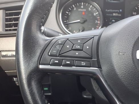 Used 2017 Nissan Rogue SV image 20