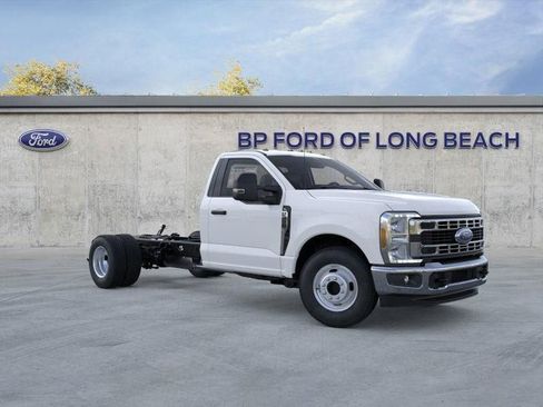 New 2026 Ford F350 XL w/ XL Chrome Package RWD image 7