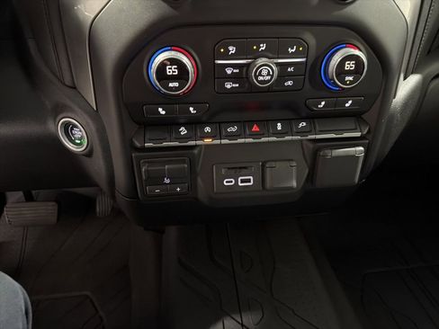 Used 2019 Chevrolet Silverado 1500 LT w/ All-Star Edition image 31