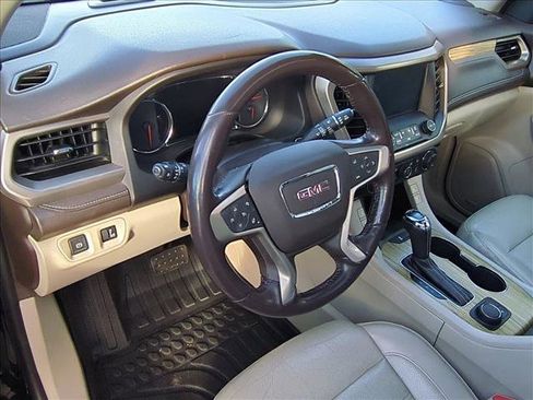 Used 2018 GMC Acadia Denali w/ Technology Package image 9