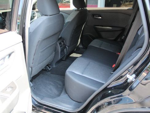 Used 2021 Nissan Rogue SV AWD/4WD image 19