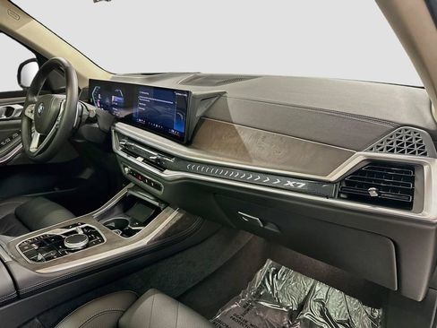 Used 2024 BMW X7 xDrive40i AWD/4WD image 31