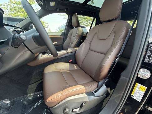 Certified 2024 Volvo XC90 T8 Plus AWD/4WD image 13