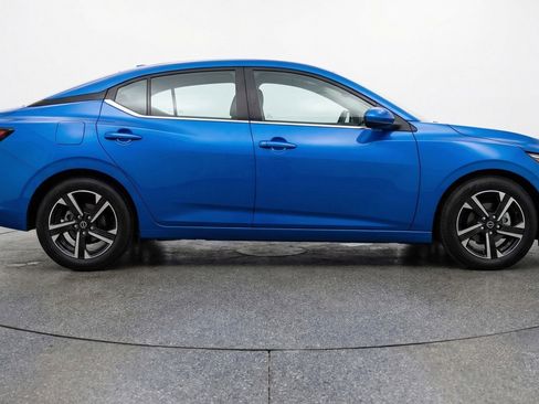 Used 2025 Nissan Sentra SV FWD image 11