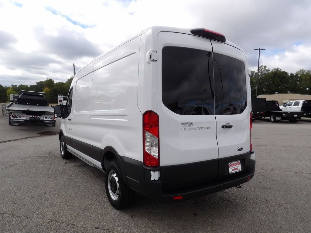 Used 2016 Ford Transit 250 148 Medium Roof RWD image 5