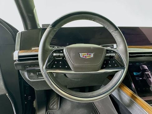Used 2025 Cadillac Escalade Sport Platinum w/ LPO, ONYX Package AWD/4WD image 15