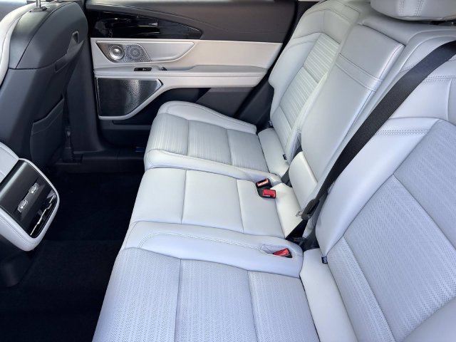New 2026 Lincoln Nautilus Reserve AWD/4WD image 16