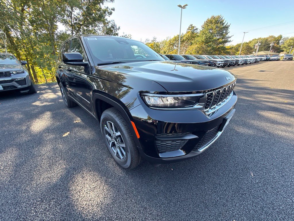 New 2027 Jeep Grand Cherokee Laredo X AWD/4WD image 7