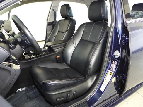 Used 2018 Toyota Avalon XLE w/ Preferred Accessory Package image 21