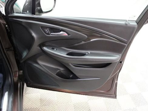 Used 2020 Buick Envision Essence image 29