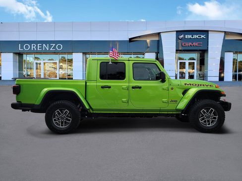 Used 2025 Jeep Gladiator Mojave AWD/4WD image 4