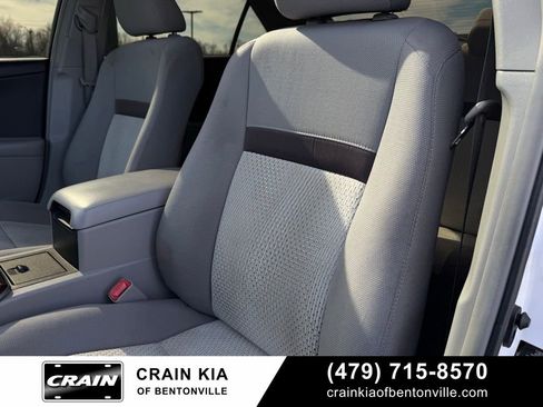 Used 2014 Toyota Camry XLE image 23