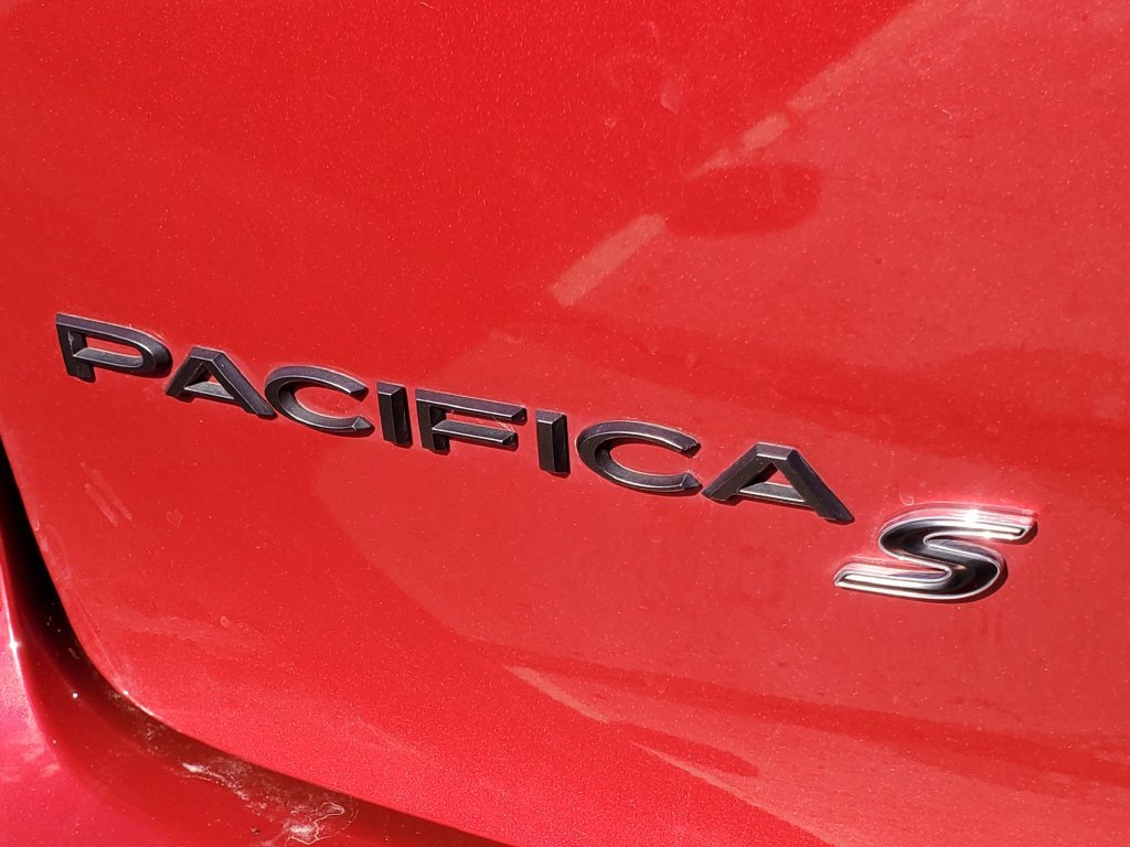 Used 2025 Chrysler Pacifica Limited AWD/4WD image 31