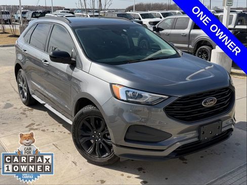 Used 2022 Ford Edge SE w/ Black Appearance Package image 4