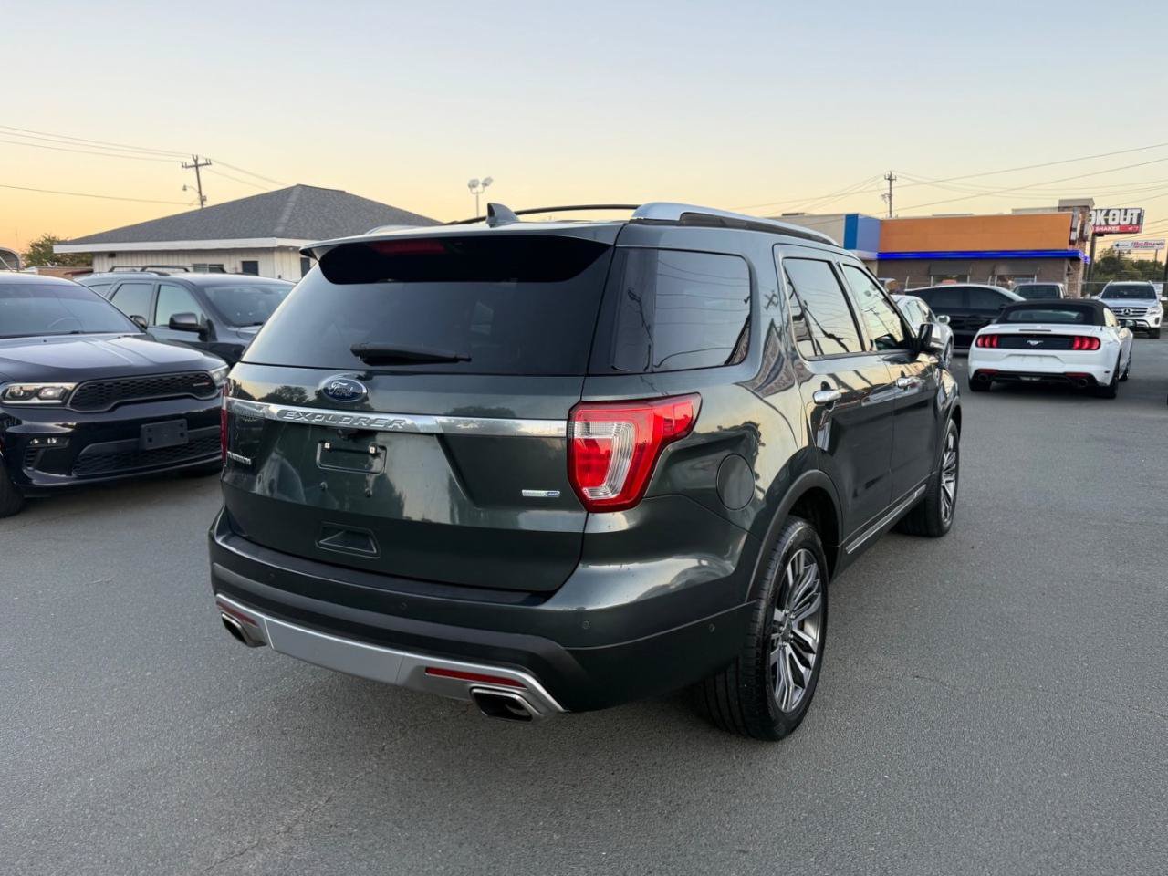 Used 2016 Ford Explorer Platinum AWD/4WD image 6