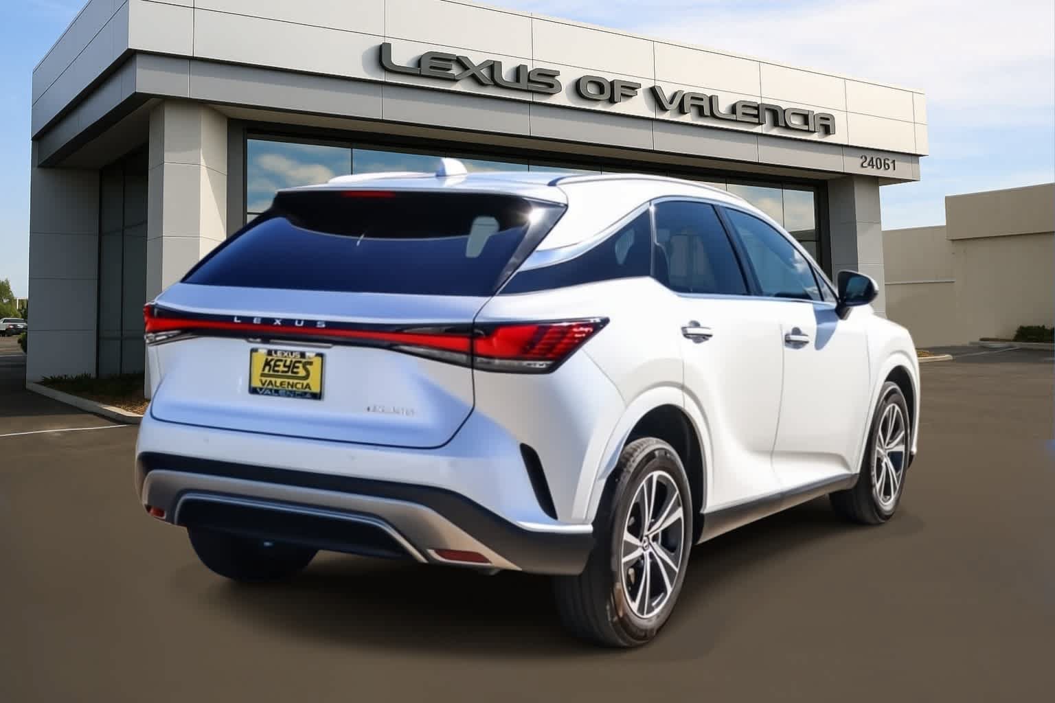Used 2024 Lexus RX 350 FWD w/ Technology Package image 4