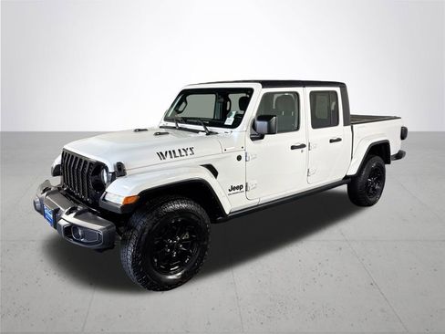 Used 2021 Jeep Gladiator Sport AWD/4WD image 2