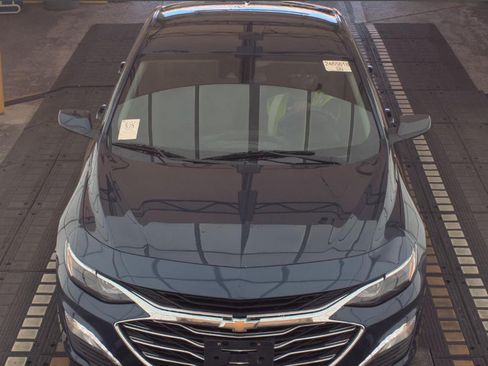 Used 2021 Chevrolet Malibu LT FWD image 3