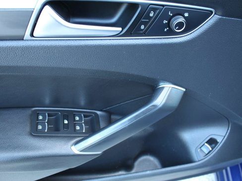 Used 2017 Volkswagen Passat 1.8T R-Line FWD image 14
