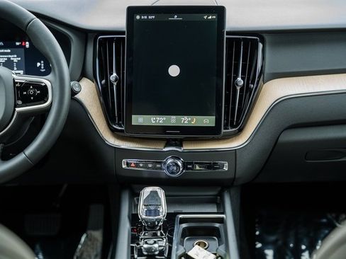 New 2026 Volvo XC60 B5 Plus w/ Protection Package Premier image 20