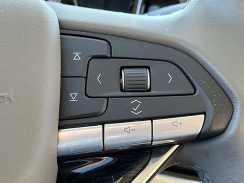 Used 2022 Cadillac XT6 Premium Luxury FWD image 36