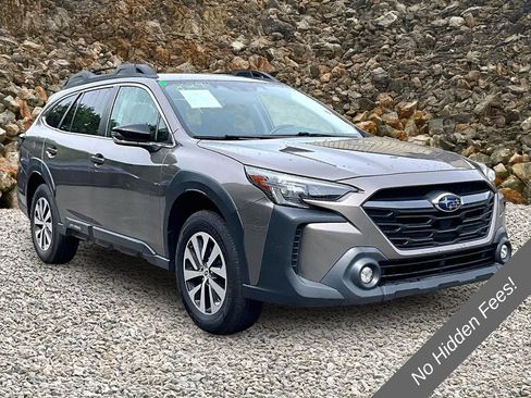 Used 2023 Subaru Outback Premium AWD/4WD image 9