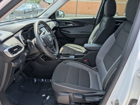 Used 2023 Chevrolet TrailBlazer LS FWD image 15