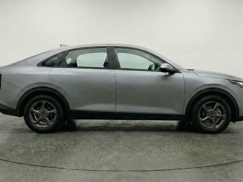 Used 2025 Kia K4 LXS image 11