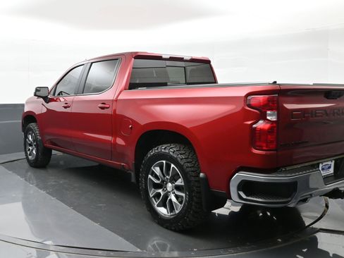Used 2023 Chevrolet Silverado 1500 LT AWD/4WD image 2