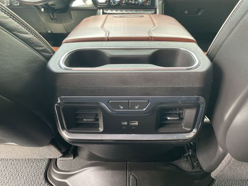Used 2024 GMC Sierra 2500 Denali Ultimate AWD/4WD image 30