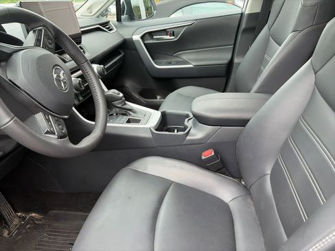 Certified 2025 Toyota RAV4 XLE Premium AWD/4WD image 6