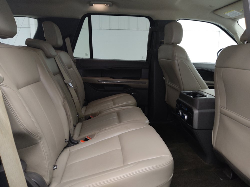 Used 2020 Ford Expedition XLT w/ Equipment Group 202A AWD/4WD image 19