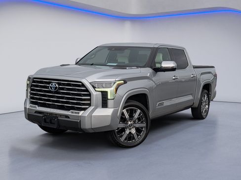 Used 2023 Toyota Tundra Capstone AWD/4WD image 2